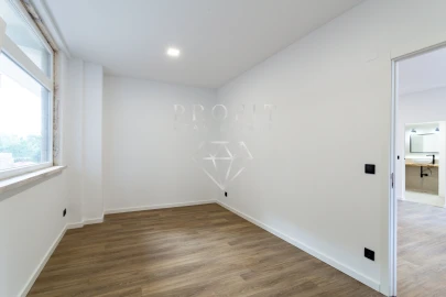 Apartamento T1 para Venda em Queluz e Belas