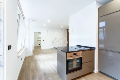 Apartamento T1 para Venda em Queluz e Belas