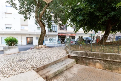 Apartamento T1 para Venda em Queluz e Belas