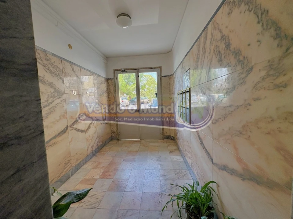 Apartamento T2 para Venda em Odivelas Foto 19