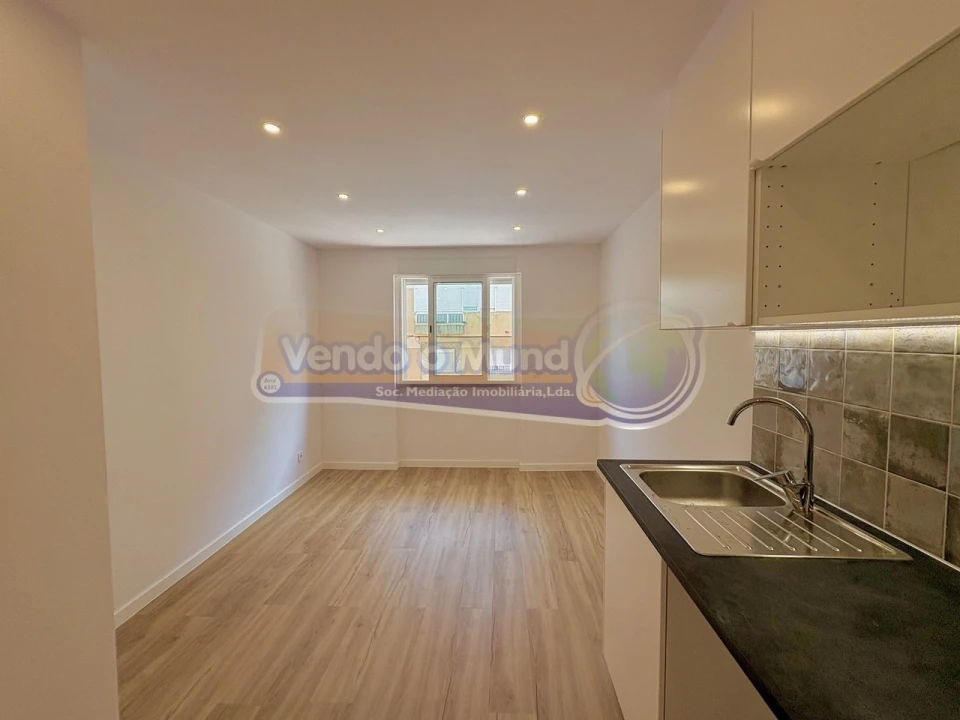 Apartamento T2 para Venda em Odivelas Foto 5