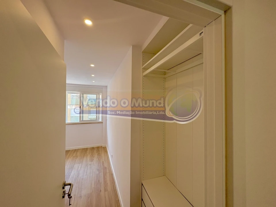 Apartamento T2 para Venda em Odivelas Foto 9