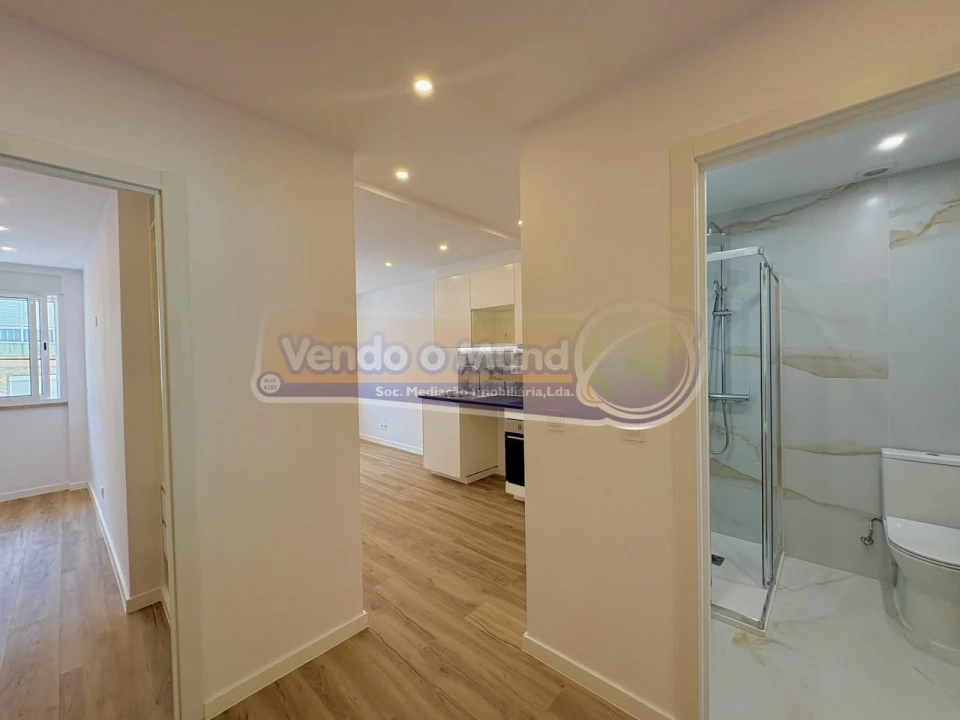Apartamento T2 para Venda em Odivelas Foto 1