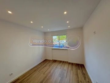 Apartamento T1 para Venda em Sacavém e Prior Velho