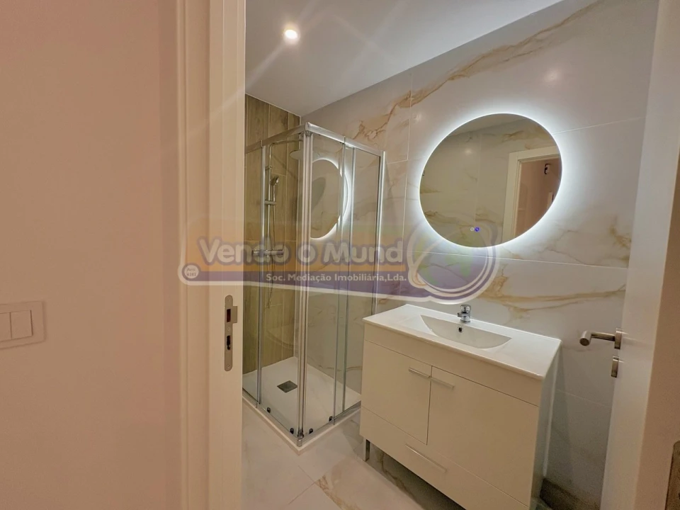 Apartamento T1 para Venda em Sacavém e Prior Velho Foto 14