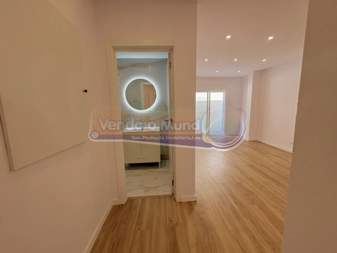Apartamento T1 para Venda em Sacavém e Prior Velho Foto 13