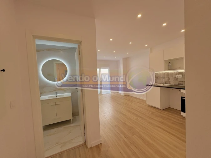 Apartamento T1 para Venda em Sacavém e Prior Velho Foto 12