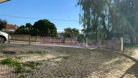 Garagem para Venda em Alverca do Ribatejo e Sobralinho