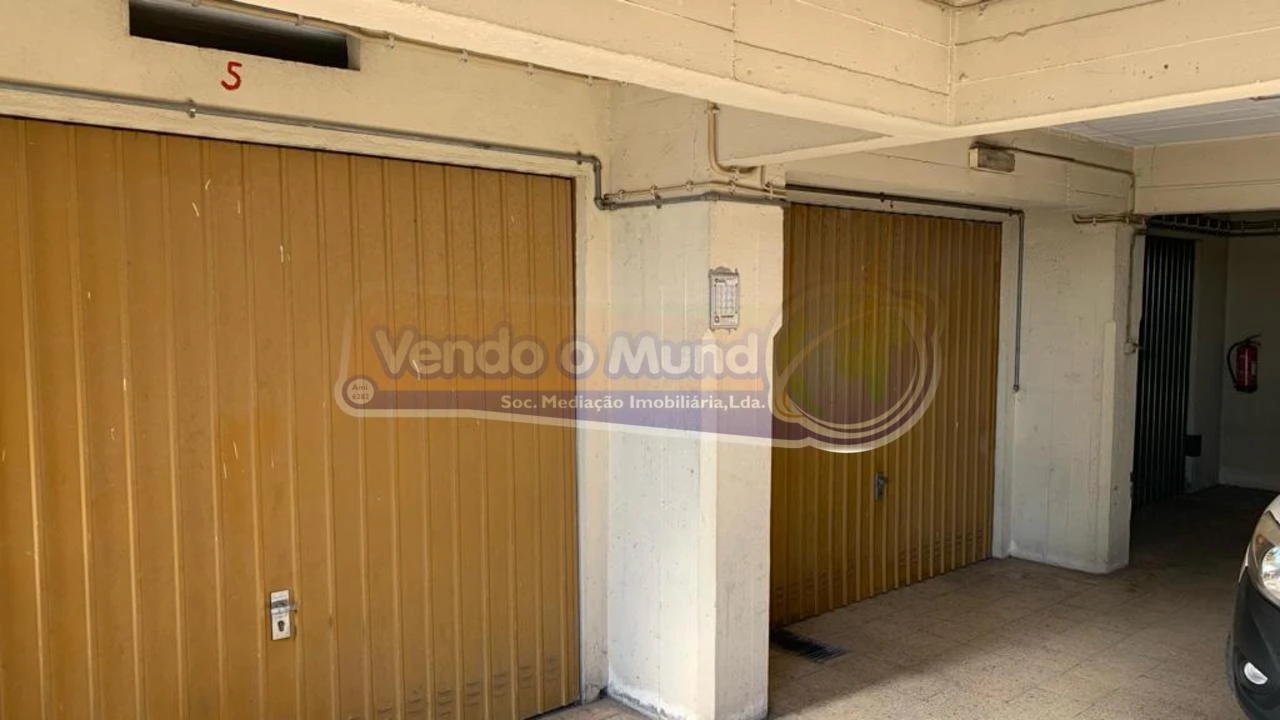 Garagem para Venda em Alverca do Ribatejo e Sobralinho Foto 2