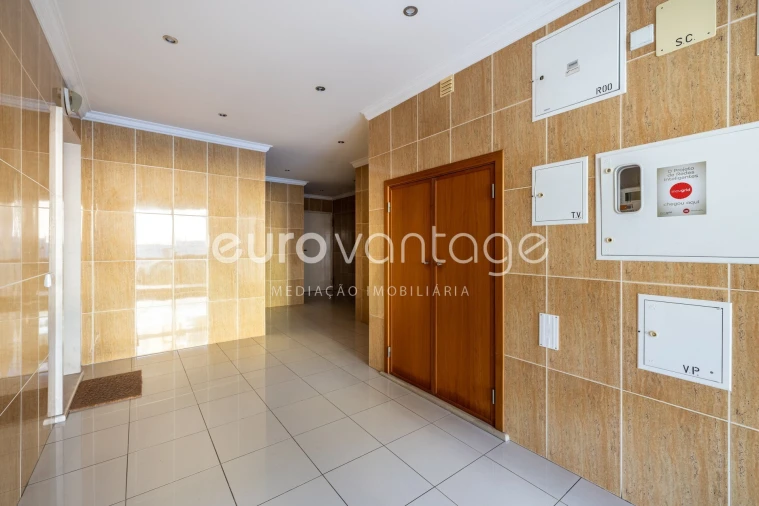 Apartamento T2 para Venda em Leiria, Pousos, Barreira e Cortes Foto 2