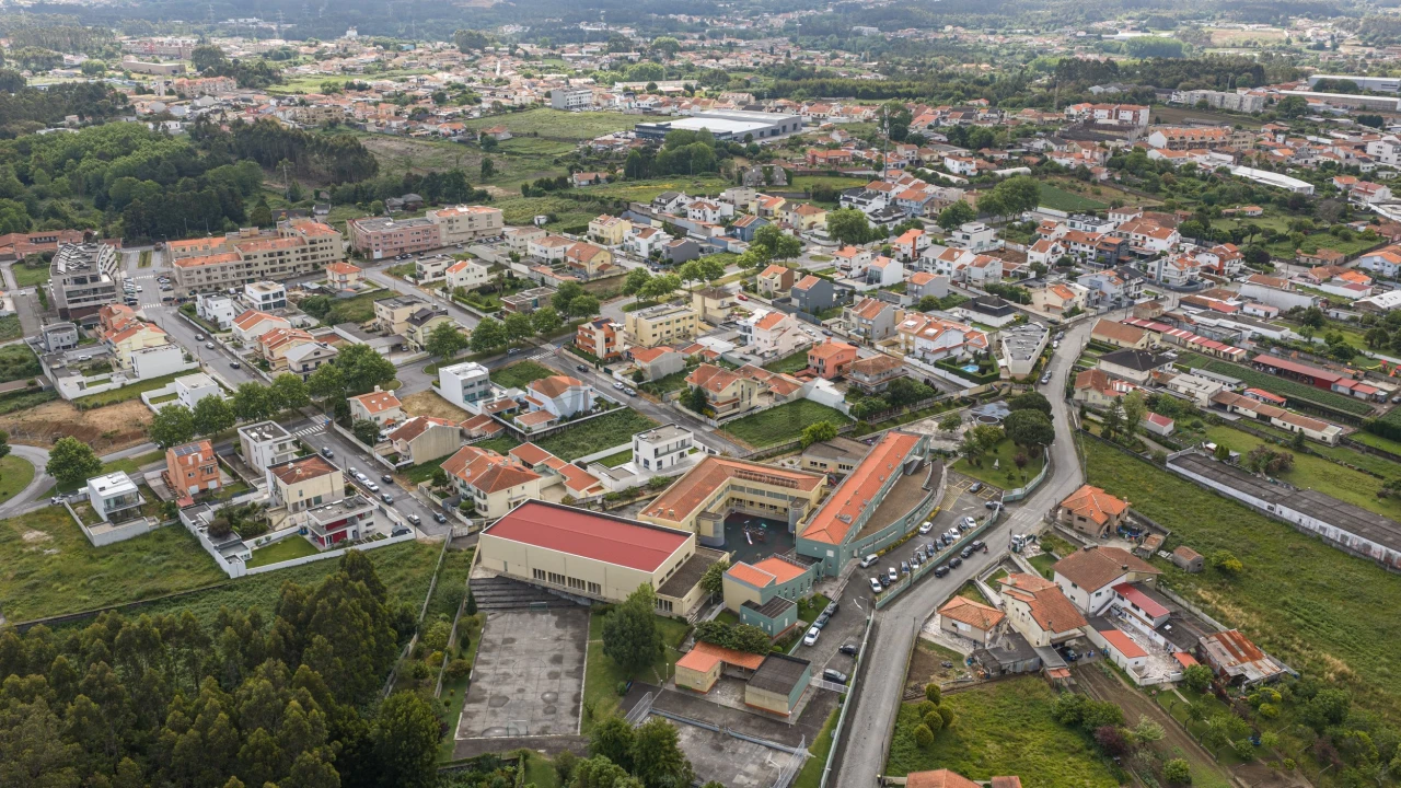 Moradia T3 para Venda em Arcozelo Foto 2