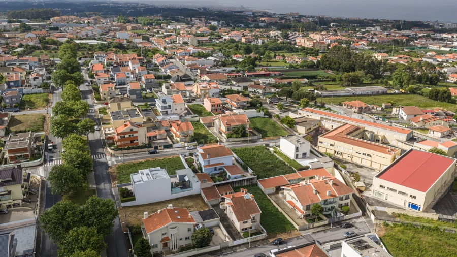 Moradia T3 para Venda em Arcozelo Foto 9