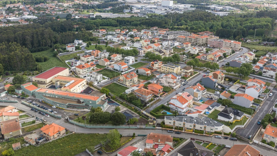 Moradia T3 para Venda em Arcozelo Foto 4