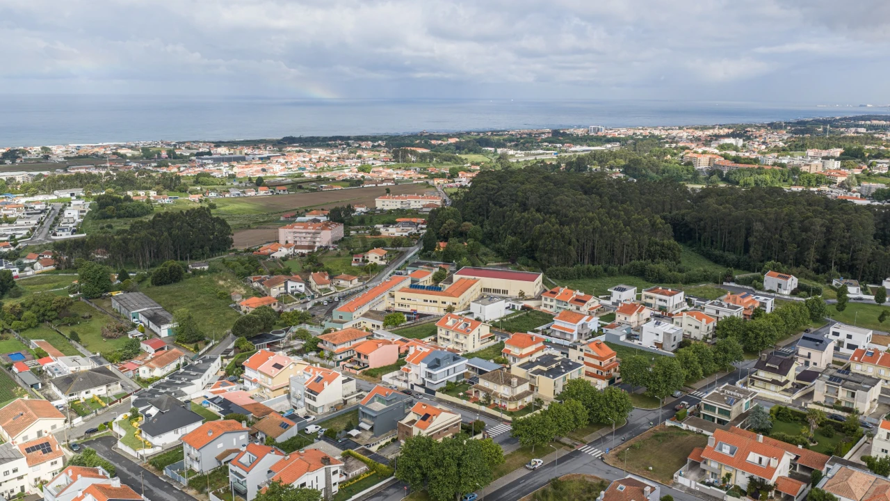 Moradia T3 para Venda em Arcozelo Foto 5