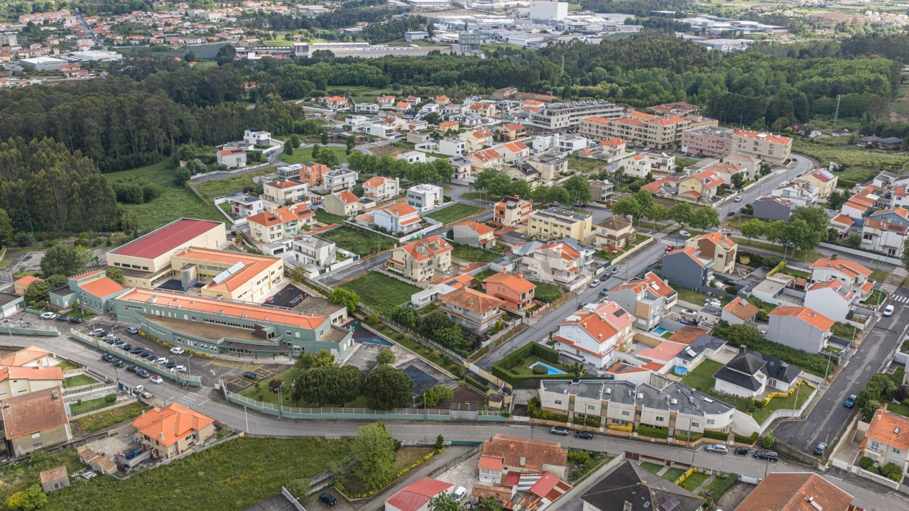 Moradia T3 para Venda em Arcozelo Foto 4