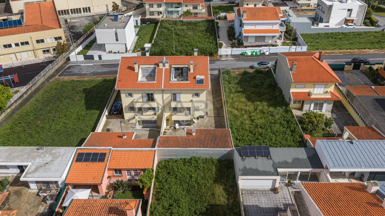 Moradia T3 para Venda em Arcozelo Foto 6