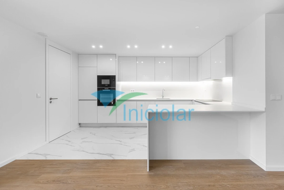 Apartamento T3 para Venda em Cidade da Maia Foto 2