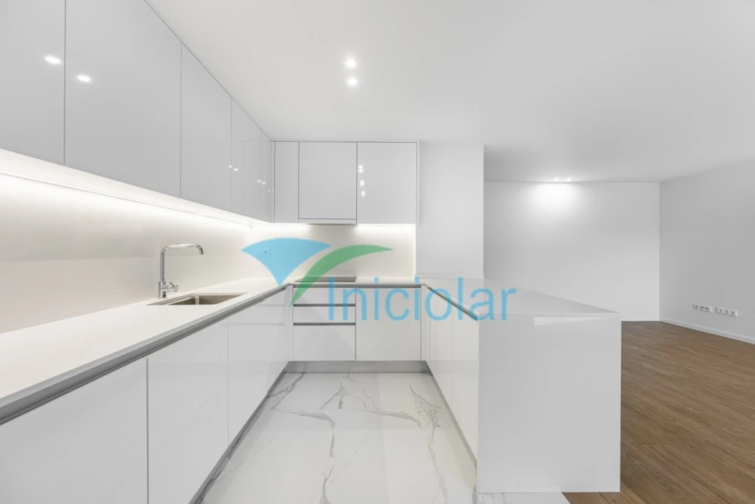 Apartamento T3 para Venda em Cidade da Maia Foto 3