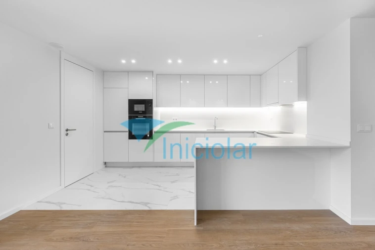 Apartamento T3 para Venda em Cidade da Maia Foto 2