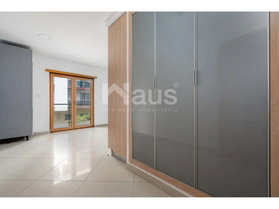 Apartamento T4 para Venda em Pinhal Novo Foto 5