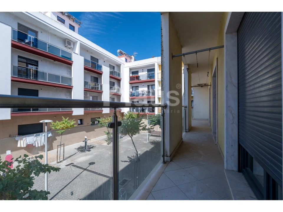Apartamento T4 para Venda em Pinhal Novo Foto 22