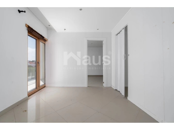 Apartamento T4 para Venda em Pinhal Novo Foto 9