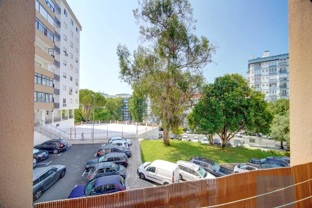 Apartamento T3 para Venda em Carnaxide e Queijas Foto 7