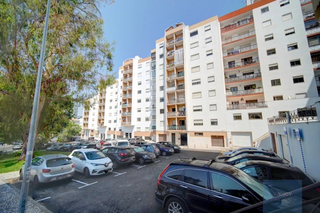 Apartamento T3 para Venda em Carnaxide e Queijas Foto 31