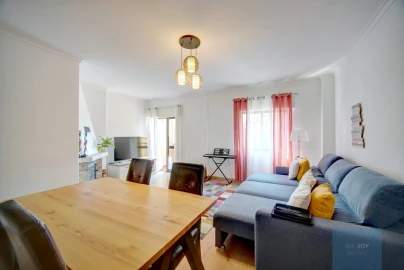 Apartamento T3 para Venda em Carnaxide e Queijas