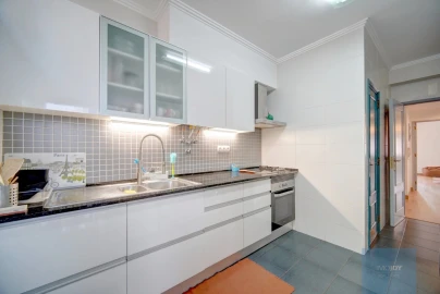 Apartamento T3 para Venda em Carnaxide e Queijas