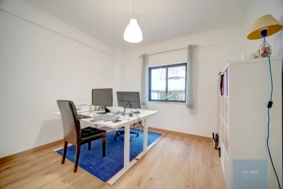 Apartamento T3 para Venda em Carnaxide e Queijas