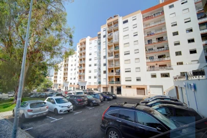 Apartamento T3 para Venda em Carnaxide e Queijas