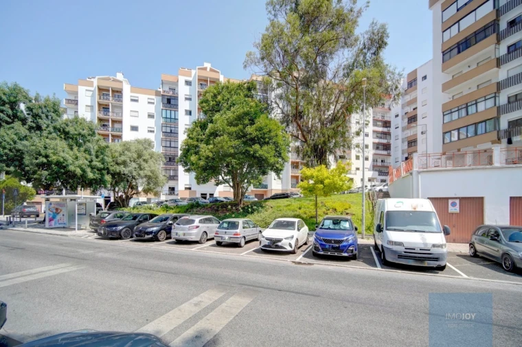 Apartamento T3 para Venda em Carnaxide e Queijas Foto 29