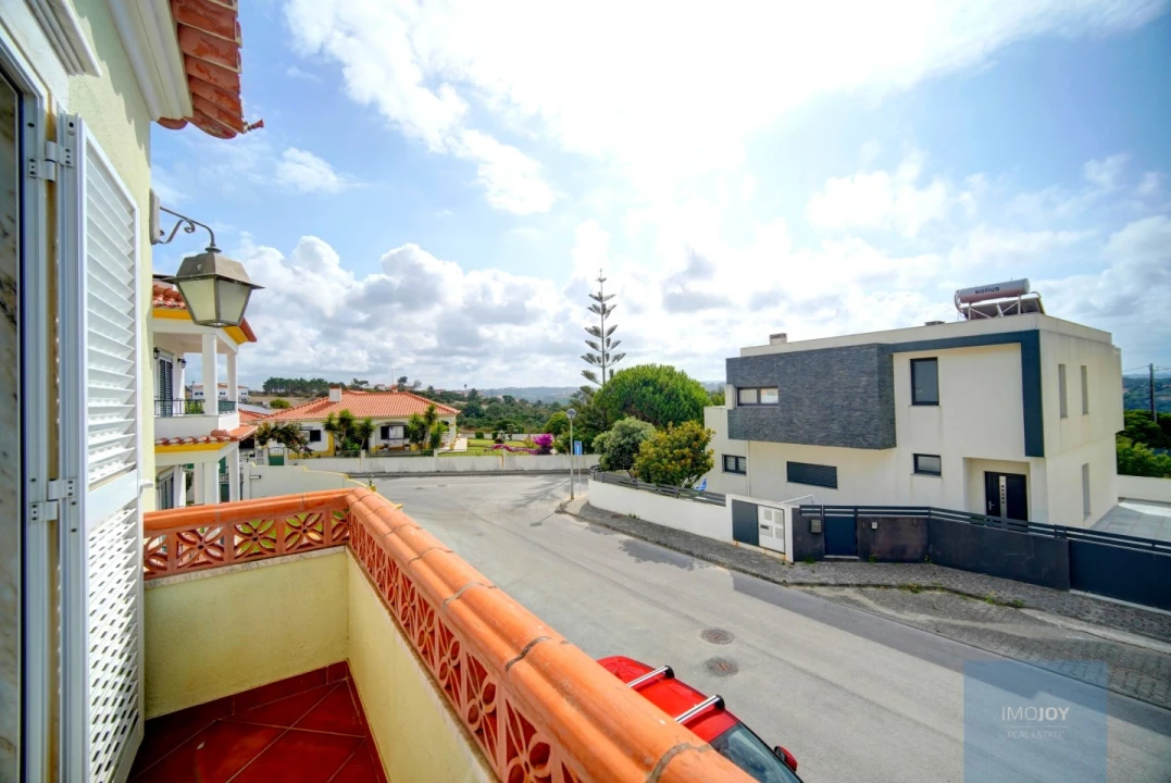 Moradia T4 para Venda em Carvoeira Foto 31