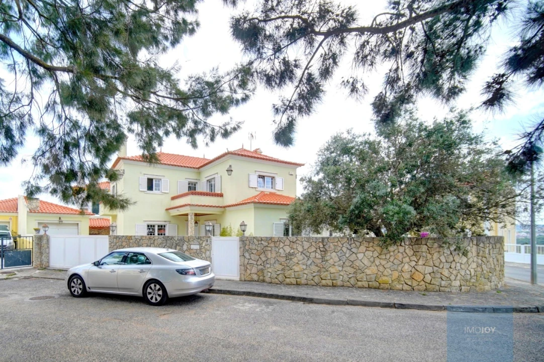 Moradia T4 para Venda em Carvoeira Foto 39