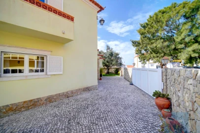 Moradia T4 para Venda em Carvoeira