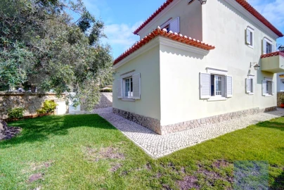 Moradia T4 para Venda em Carvoeira