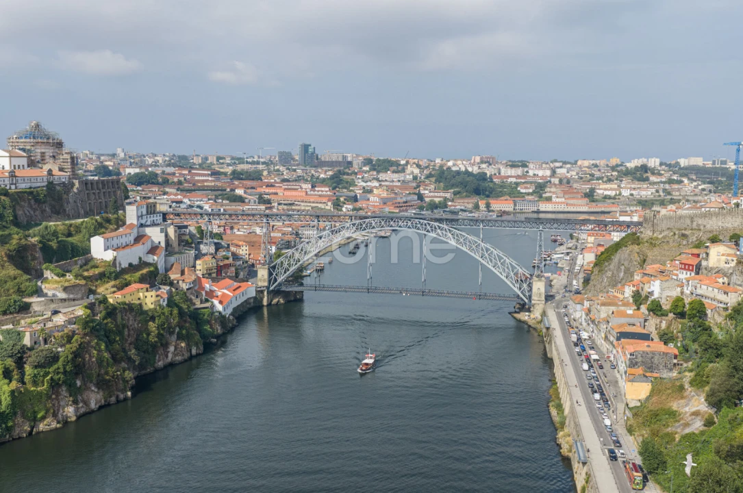 Apartamento T3 para Venda em Cedofeita, Santo Ildefonso, Sé, Miragaia, São Nicolau e Vitória Foto 2