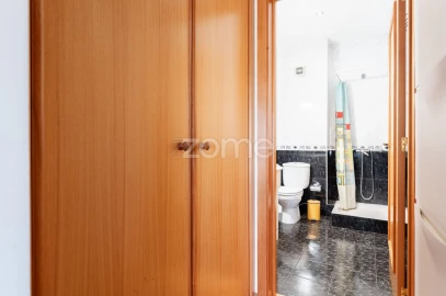 Apartamento T2 para Venda em Mafamude e Vilar do Paraíso