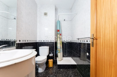 Apartamento T2 para Venda em Mafamude e Vilar do Paraíso