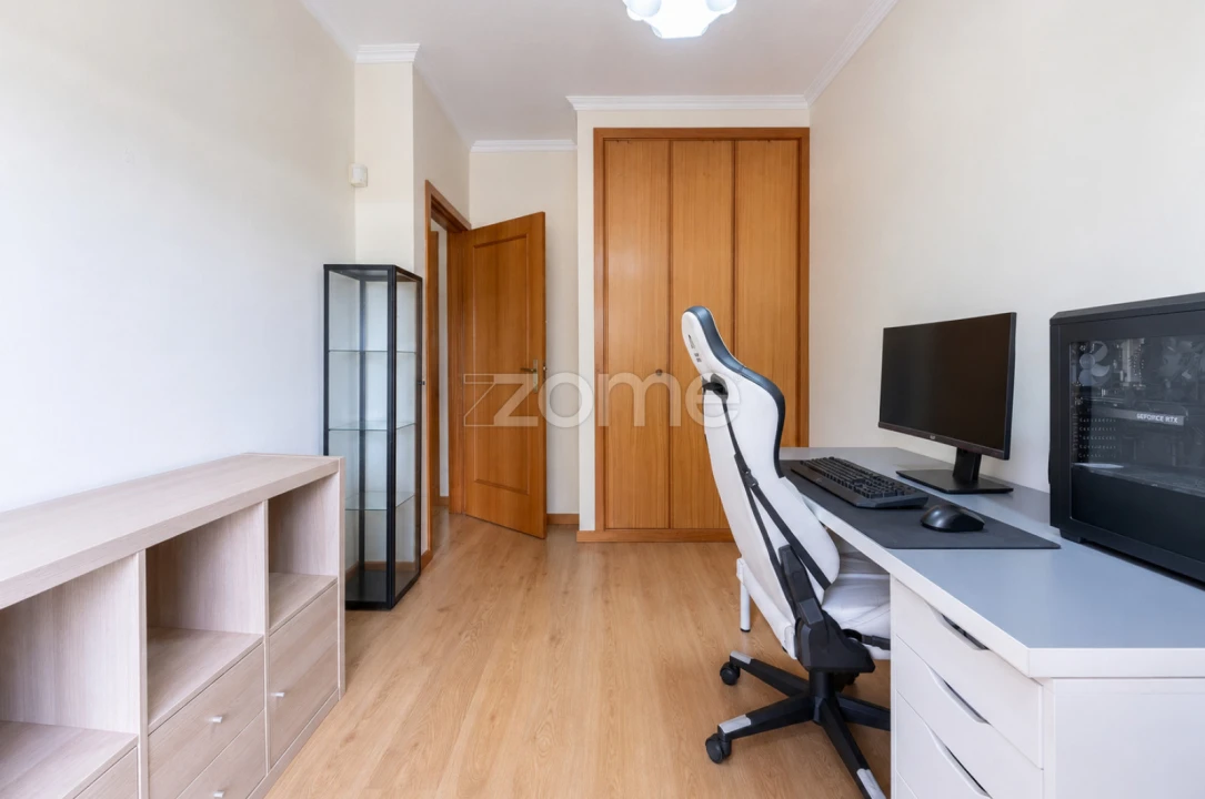 Apartamento T2 para Venda em Mafamude e Vilar do Paraíso Foto 18