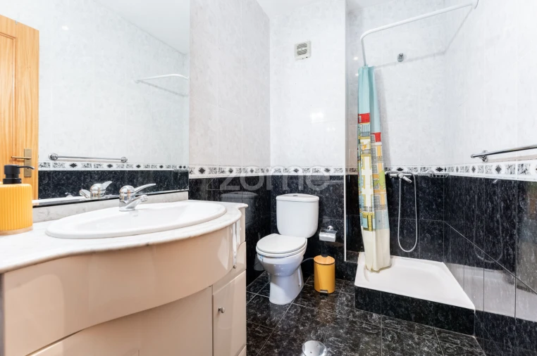 Apartamento T2 para Venda em Mafamude e Vilar do Paraíso Foto 15