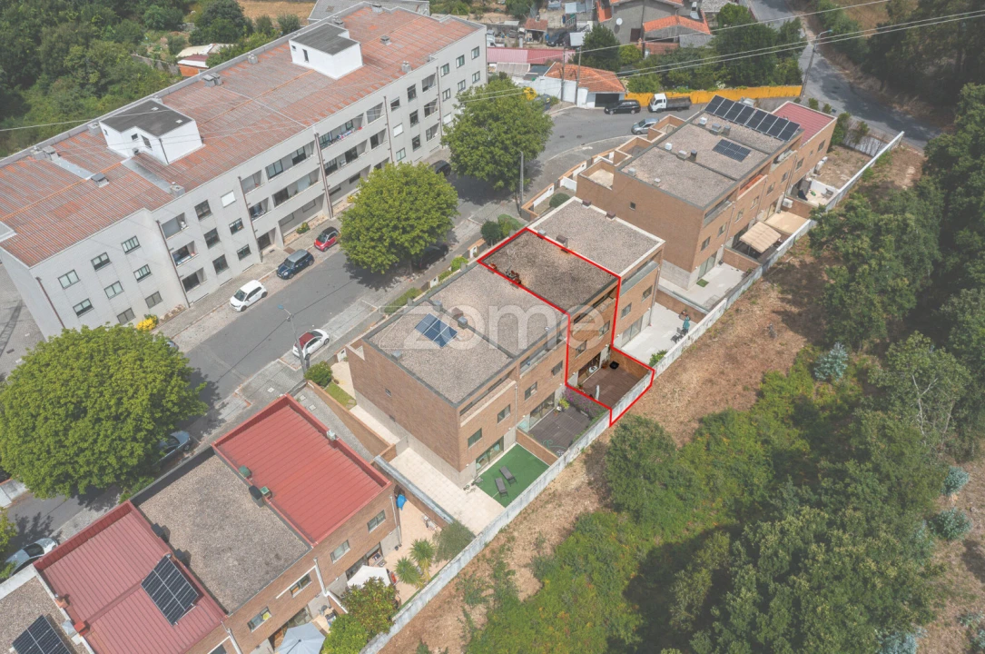 Moradia T3 para Venda em Serzedo e Perosinho Foto 54