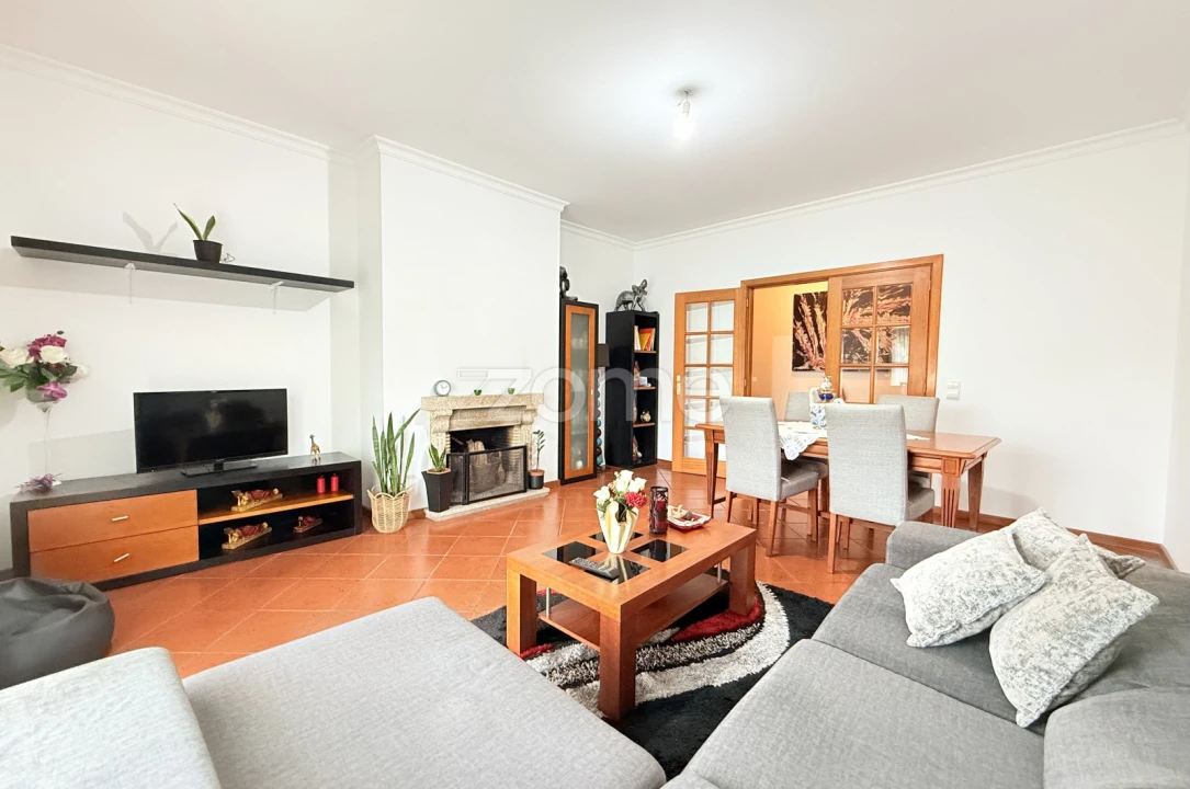 Apartamento T2 para Venda em Riba de Ave Foto 7