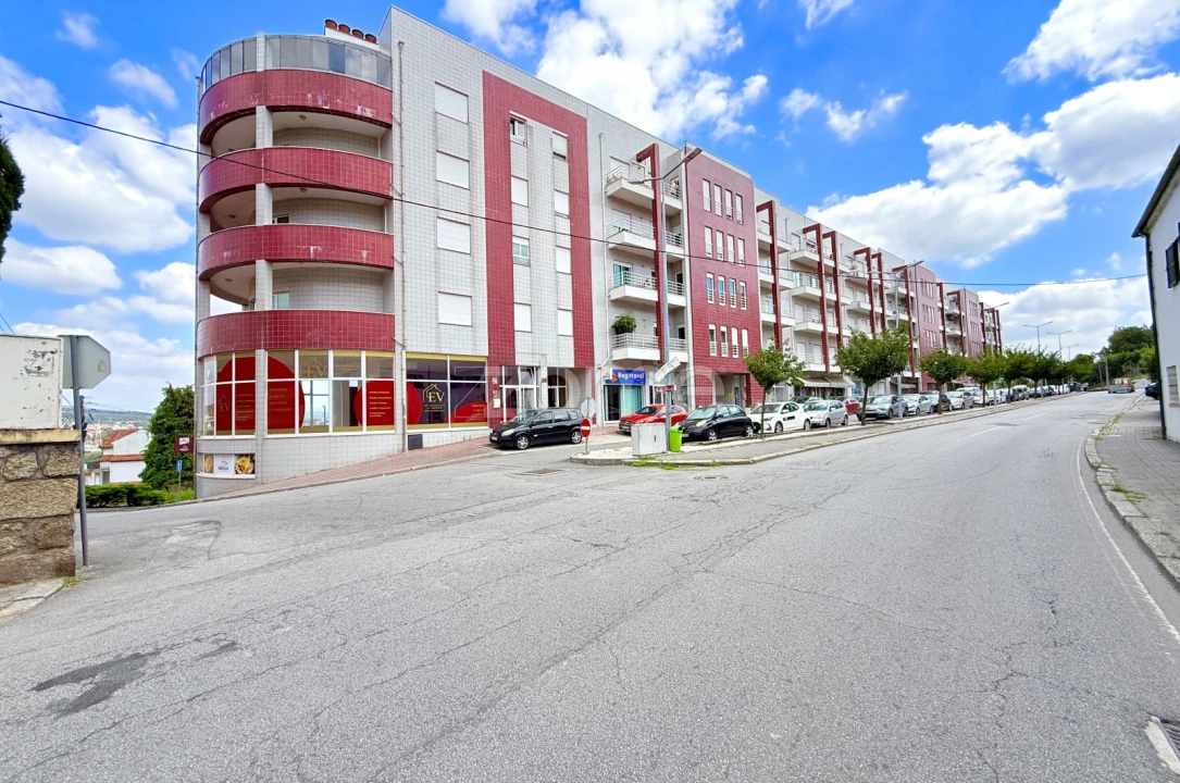 Apartamento T2 para Venda em Riba de Ave Foto 1