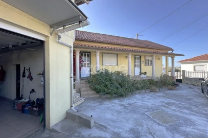 Moradia T2 para Venda em Santa Eufémia e Boa Vista
