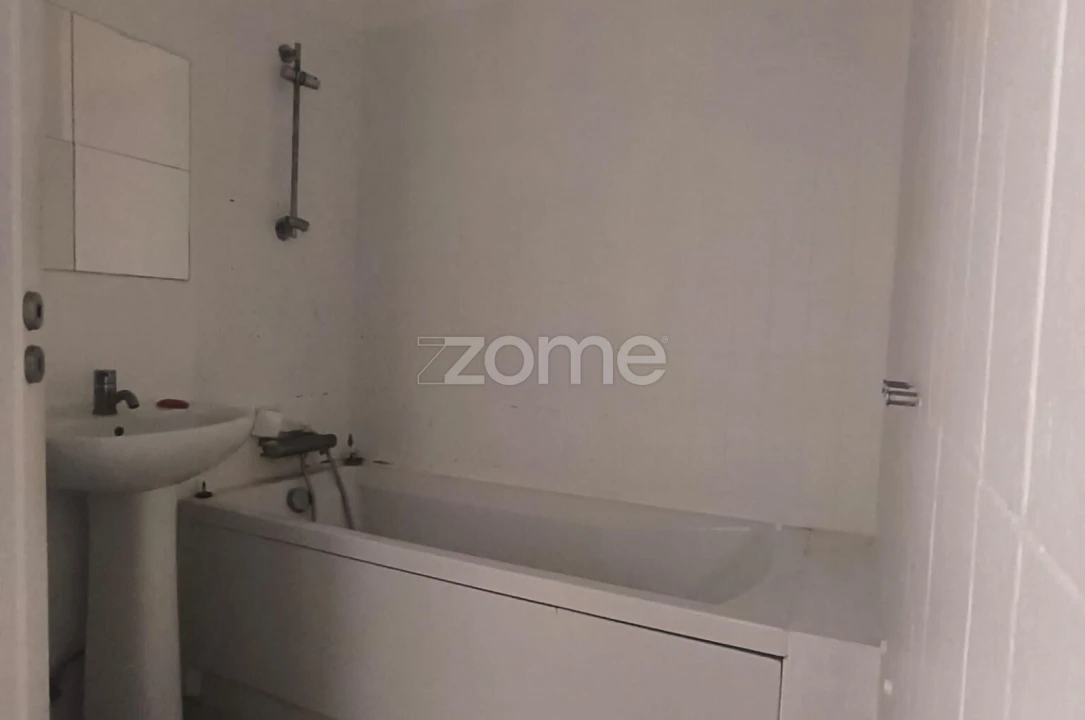 Apartamento T4 para Venda em Carnaxide e Queijas Foto 23