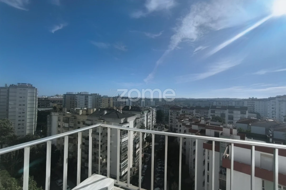 Apartamento T4 para Venda em Carnaxide e Queijas Foto 6