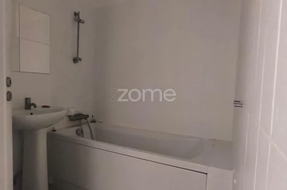 Apartamento T4 para Venda em Carnaxide e Queijas