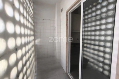 Apartamento T4 para Venda em Carnaxide e Queijas